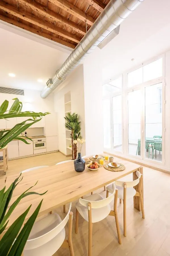 Modern 3 Bedroom, City Center With Patio & High Ceilings By 10Tosea Màlaga