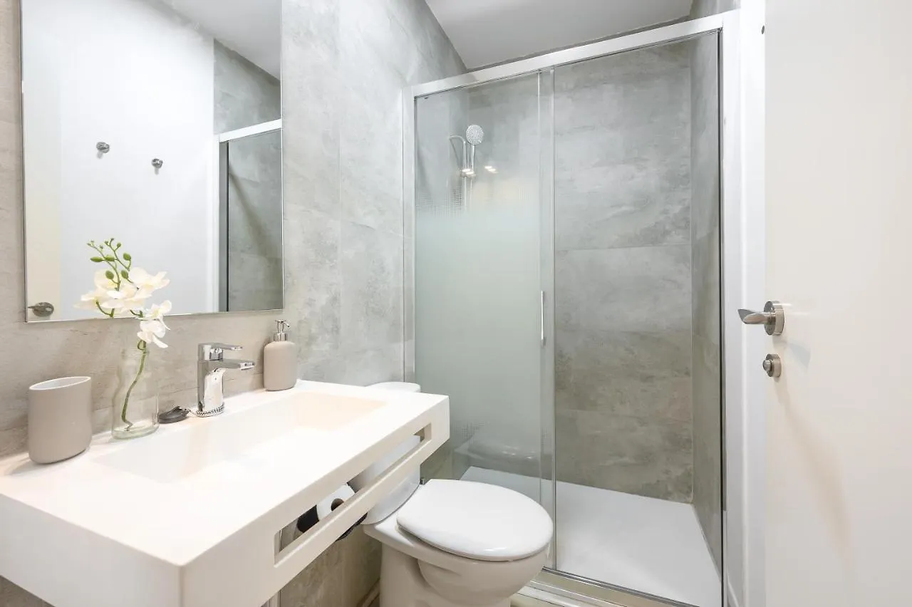 Modern 3 Bedroom, City Center With Patio & High Ceilings By 10Tosea Màlaga 0*,