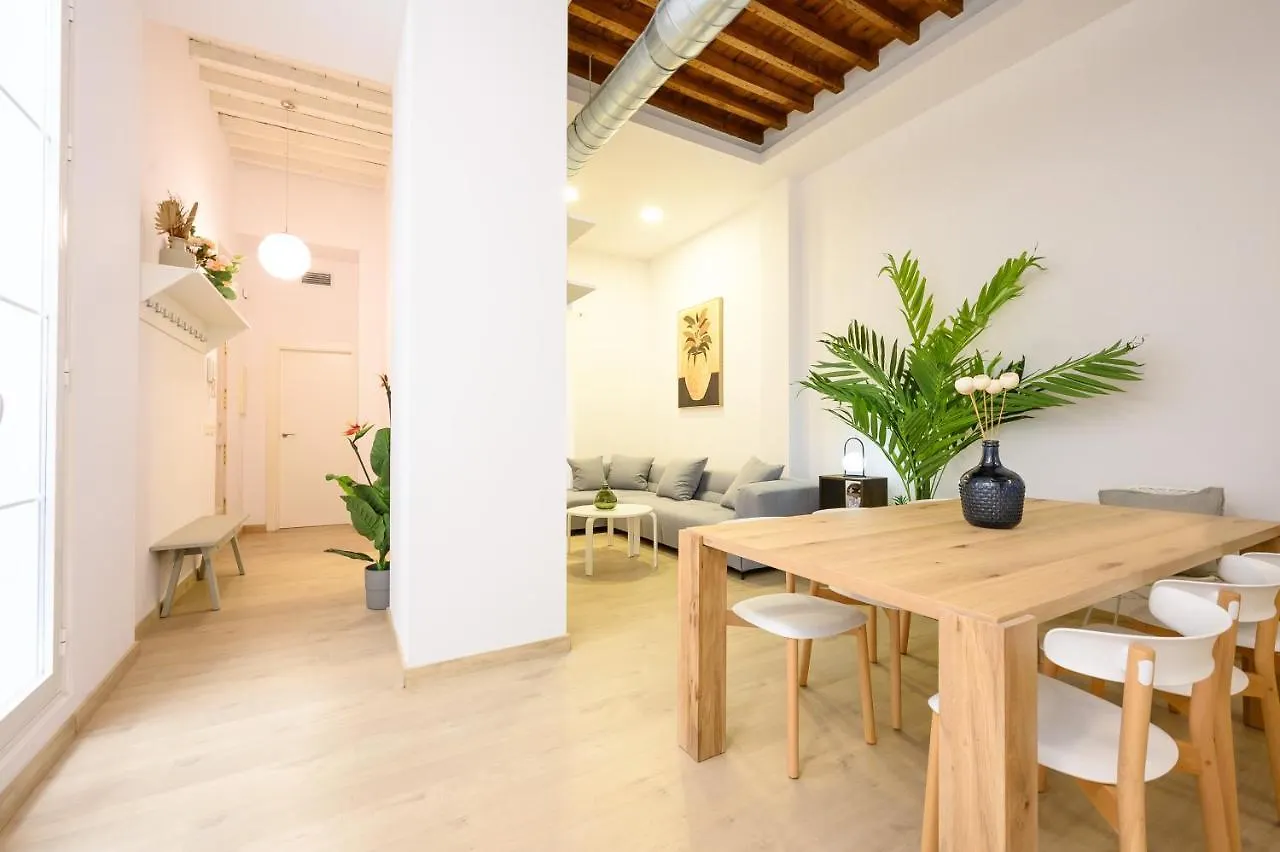 Modern 3 Bedroom, City Center With Patio & High Ceilings By 10Tosea Màlaga