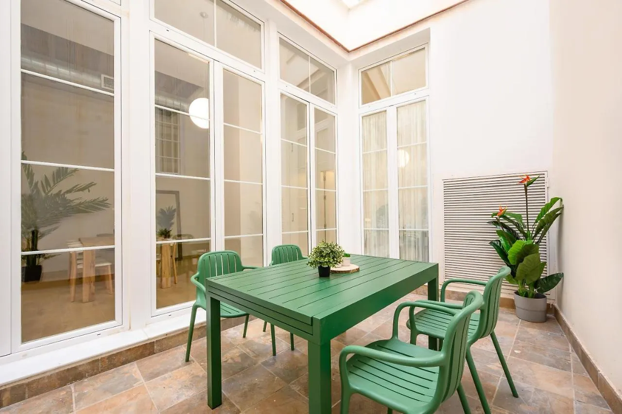 Apartment Modern 3 Bedroom, City Center With Patio & High Ceilings By 10Tosea Malaga Spain