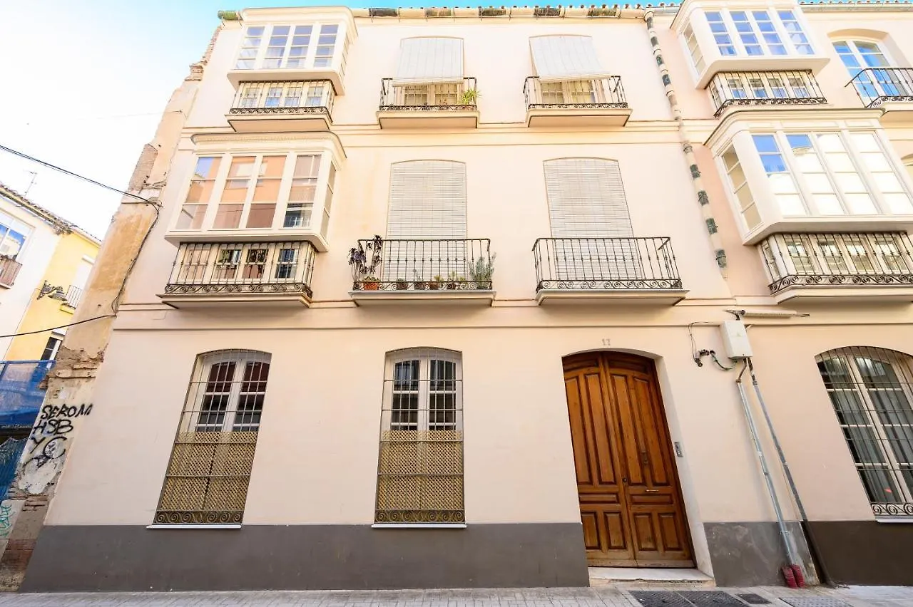 Modern 3 Bedroom, City Center With Patio & High Ceilings By 10Tosea Malaga